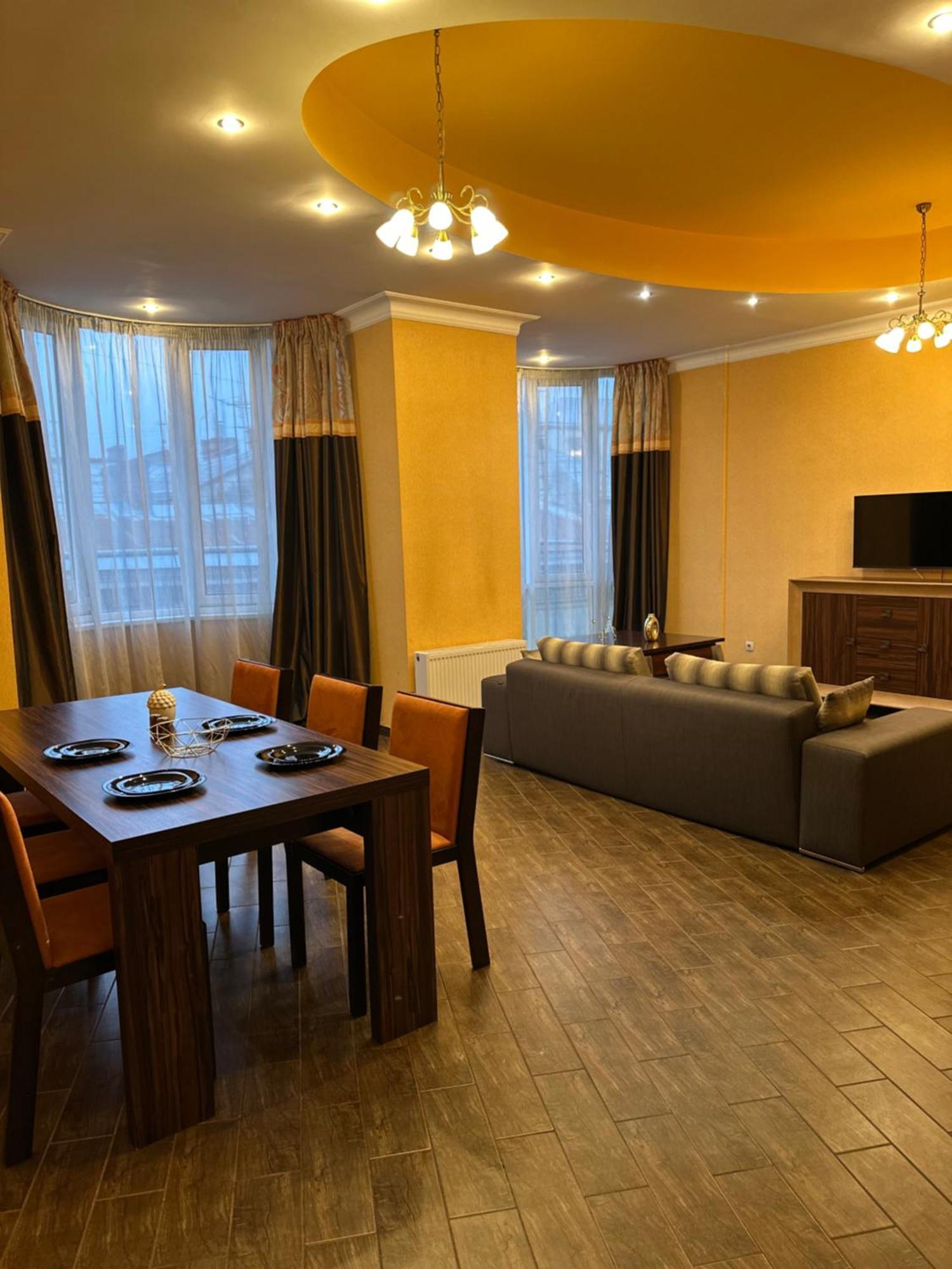 Vip Apartments ! Lviv Dış mekan fotoğraf