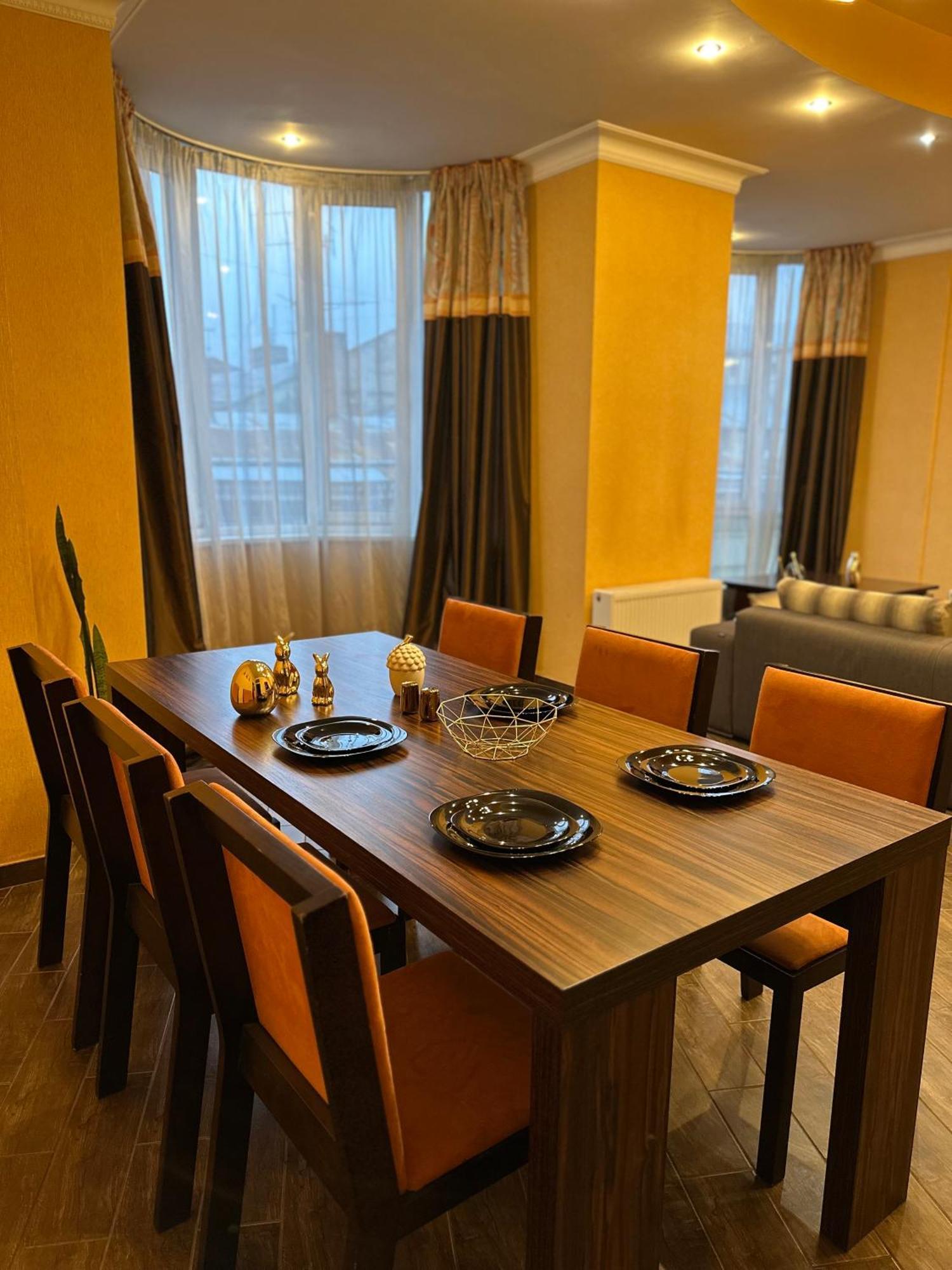 Vip Apartments ! Lviv Dış mekan fotoğraf
